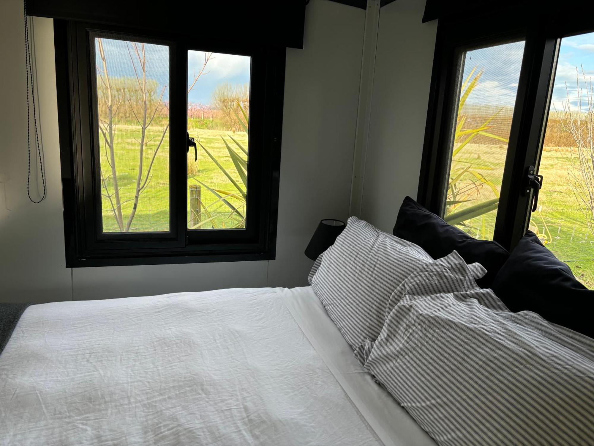 Adorable Little Container House Apartment Hastings Ngoại thất bức ảnh