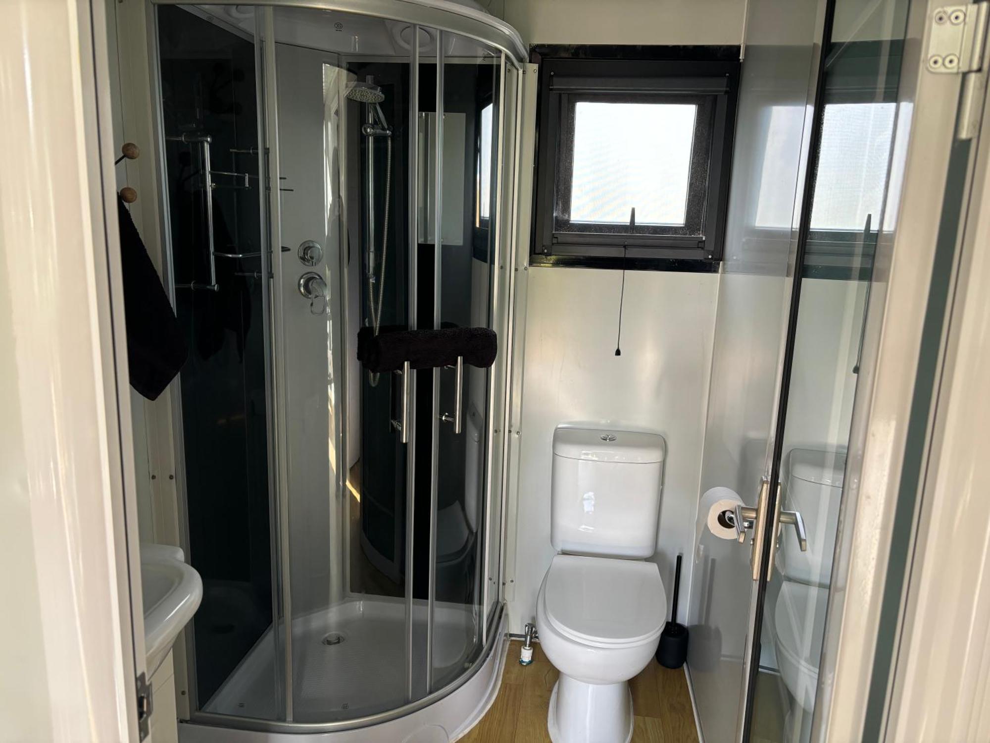 Adorable Little Container House Apartment Hastings Ngoại thất bức ảnh